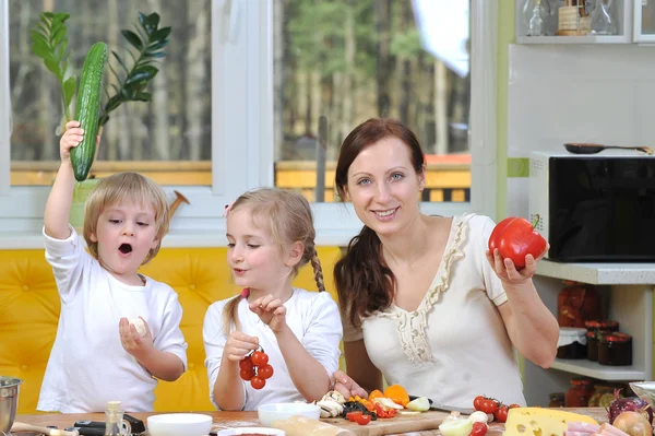 Mother with children — Stock Photo, Image