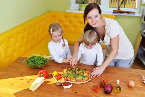 Madre con hijos — Foto de Stock