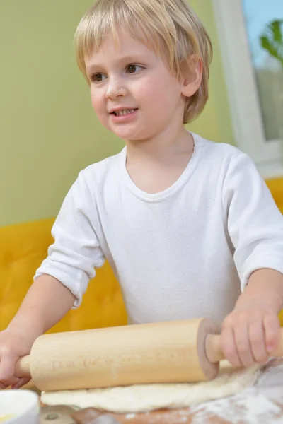 Boy with rolling pin — Stock Photo, Image