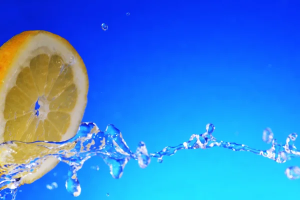 Slice of lemon — Stock Photo, Image