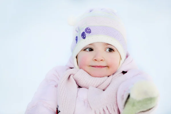 Glückliches kleines Mädchen — Stockfoto