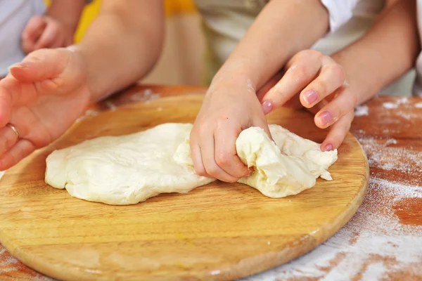 Tavolo da cucina — Foto Stock