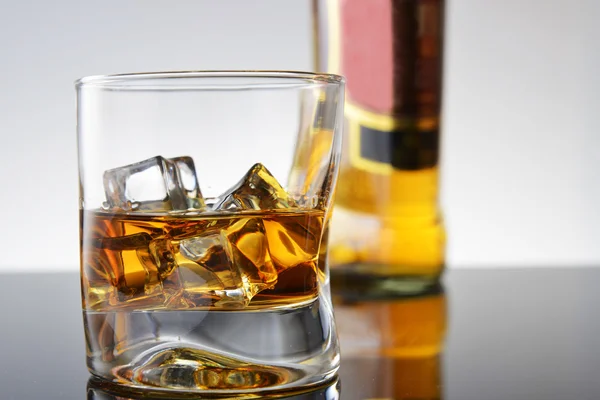 Whisky in  glass — Stock Photo, Image