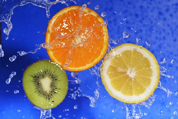 Slices of kiwi,  orange and  lemon — Stock Photo, Image