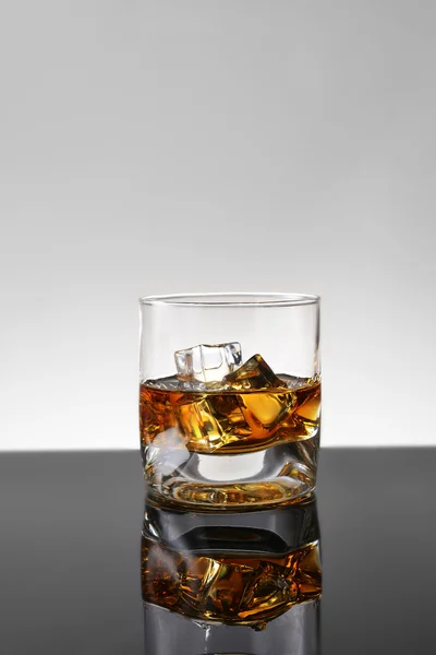 Whiskey with ice — Stock Photo, Image