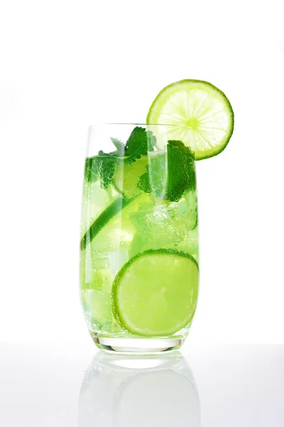 Cocktail with lime and mint — Stock Photo, Image