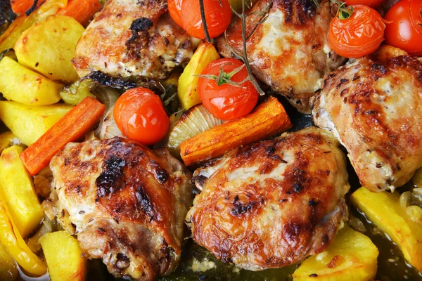 Vegetables and chicken — Stock Photo, Image