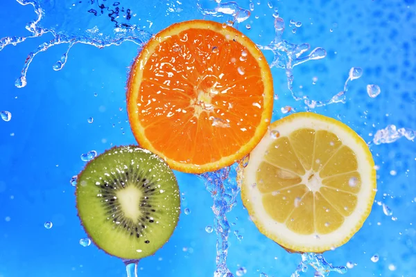 Rodajas de kiwi, naranja y limón — Foto de Stock