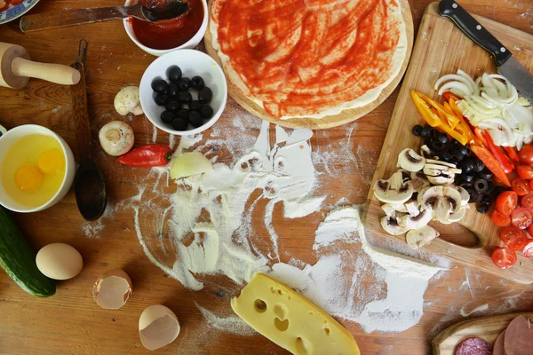 Delicious pizza dough — Stock Photo, Image