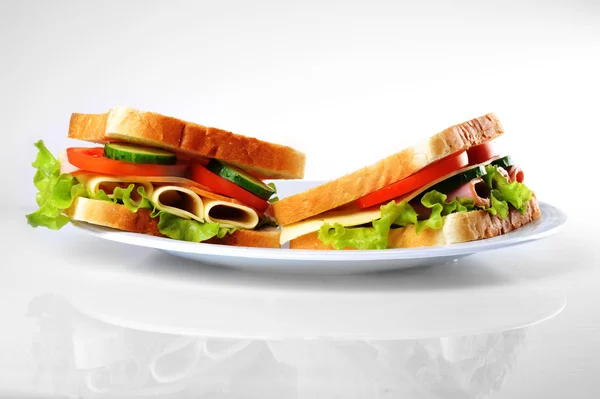 Panino su piatto — Foto Stock