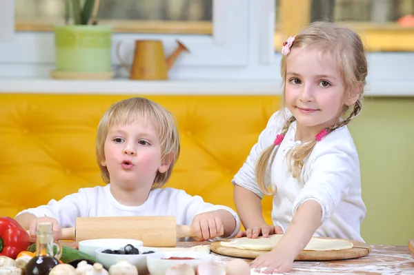 Brother and sister — Stock Photo, Image