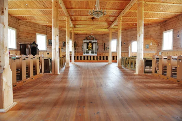 Salón de la iglesia de madera —  Fotos de Stock