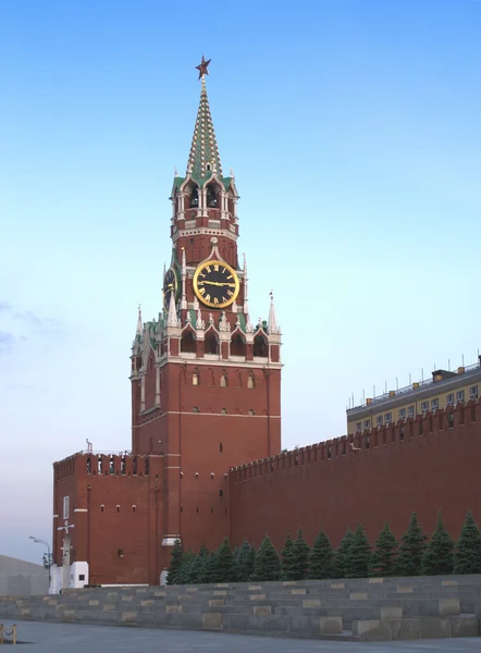 Menara Spasskaya di Lapangan Merah di Moskow Rusia — Stok Foto