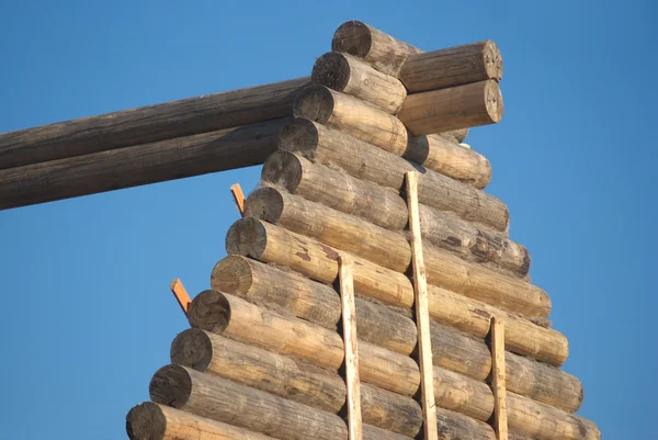 Top della costruzione di case in legno da primo piano in legno — Foto Stock