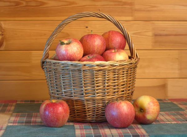 Many apples in basket closeup — Stock Photo, Image