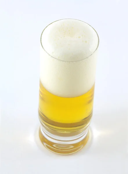 Vaso de cerveza con espuma — Foto de Stock