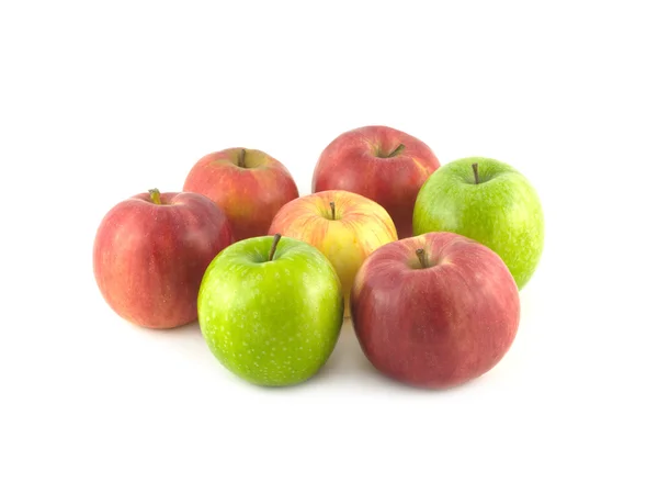 Kolor na białym tle zbliżenie dojrzałe jabłka — Zdjęcie stockowe