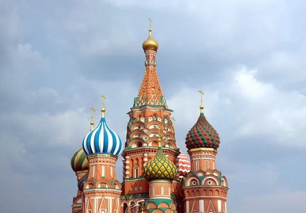 St. Basil's Cathedral op het Rode plein in Moskou — Stockfoto