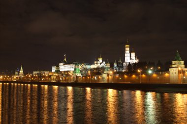 Moskova kremlin gece görünümü