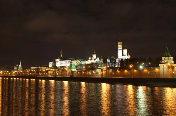 Moscow kremlin nacht weergave — Stockfoto