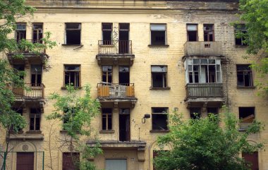 ıssız ev yenileme ön görünüm önce terk