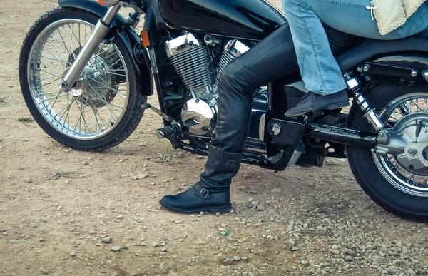 motosiklet üzerinde çift