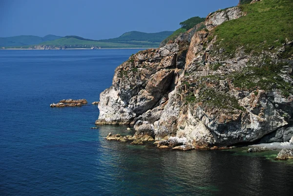 Hermoso paisaje marino, bahía de mármol, isla Putyatin, Extremo Oriente, Primo —  Fotos de Stock