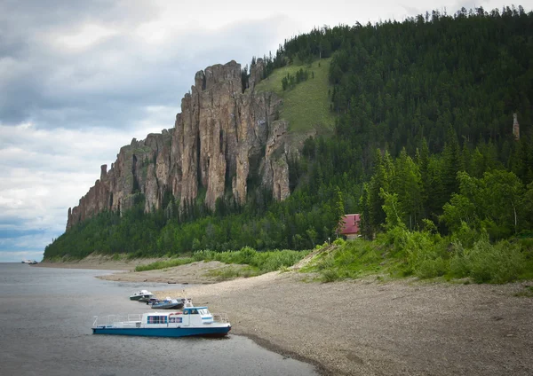 Якутия, дикий горный ландшафт — стоковое фото