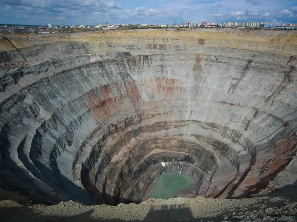 Kimberlite gyémánt cső "béke", yakutia, Oroszország — Stock Fotó