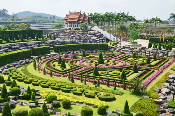 Pattaya, Tayland 'daki Nong Nooch Bahçesi.
