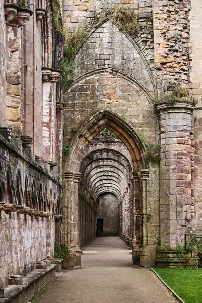 Fountains Abbey ruins — Stock Photo, Image