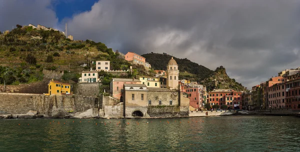 Фабьяцца, cinque terre, Фабрегас — стоковое фото