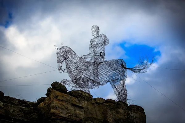 Ein Ritter Auf Einem Pferd Inneren Der Zitadelle Von Fagaras — Stockfoto