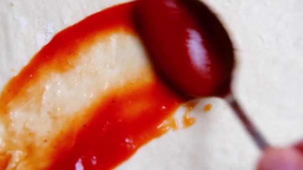Untar Con Salsa Tomate Masa Pizza Ketchup — Vídeos de Stock