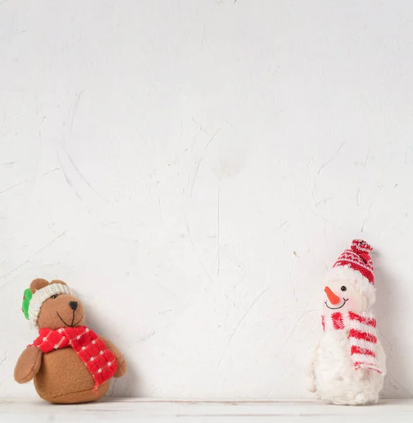 Іграшка Сніговик Різдвяна Іграшка Білому Тлі Місце Вашого Тексту — стокове фото