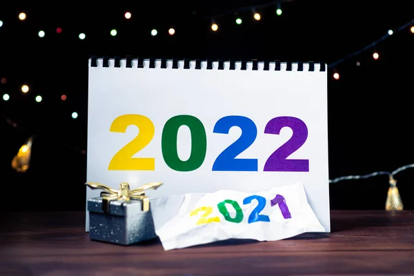 2022 Медицинская Концепция Номера Листе Бумаги Медицинской Маской Перчатки Фоне — стоковое фото
