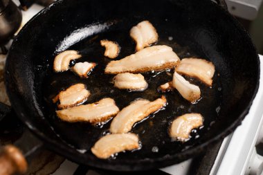 Tavada domuz yağı. Yemek pişirme, Ukrayna mutfağı.