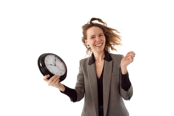 Mujer Sonriente Sosteniendo Gran Reloj Sus Manos Tiempo Para Descansar — Foto de Stock