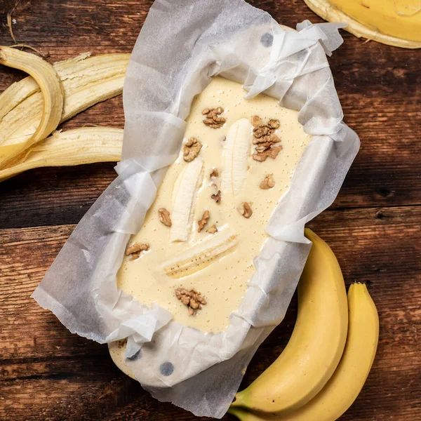 Банановий Хліб Готувати Вегетаріанська Їжа Торт Бананами Горіхами Дерев Яному — стокове фото