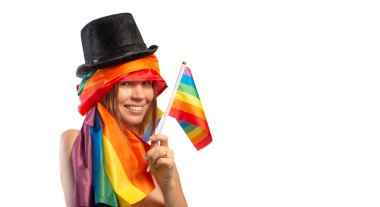 Beyaz arka planda izole edilmiş gökkuşağı şapkalı çekici çıplak kadın. LGBT Uluslararası lezbiyen, eşcinsel, biseksüel ve transseksüel topluluğun sembolü. Pankart, metin için yer.