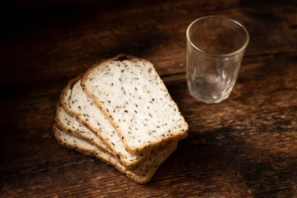 Кусочки Хлеба Семенами Деревянном Фоне Здоровый Здоровый Хлеб Здоровое Питание — стоковое фото