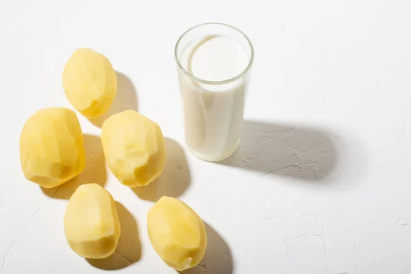 Aardappelmelk Het Nieuwe Trendmatige Plantaardige Alternatief Melk Van Aardappel Concept — Stockfoto