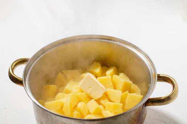 Kokt Potatis Gryta Varma Potatiskuber Med Bit Smör Koka Kokt — Stockfoto