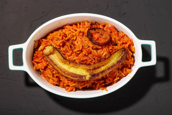 Riz Jollof Banane Frite Riz Nigérian Traditionnel Avec Tomates Oignons — Photo