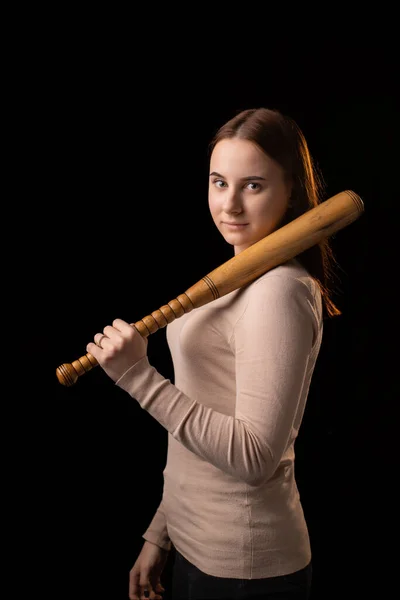 Eine Junge Frau Hält Einen Schläger Der Hand Und Blickt — Stockfoto