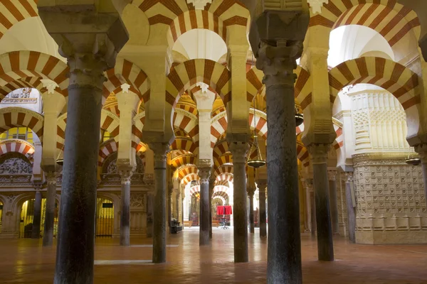 Wnętrze meczetu Kordoby, Andaluzja, Hiszpania — Zdjęcie stockowe