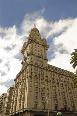 palacio salvo, montevideo, uruguay