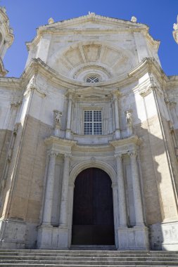 cadiz üzerinde yeni bir katedral girişinde.