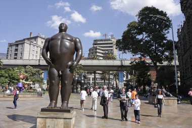 동상 '아덴 '입니다. botero 광장, 메 델 린.