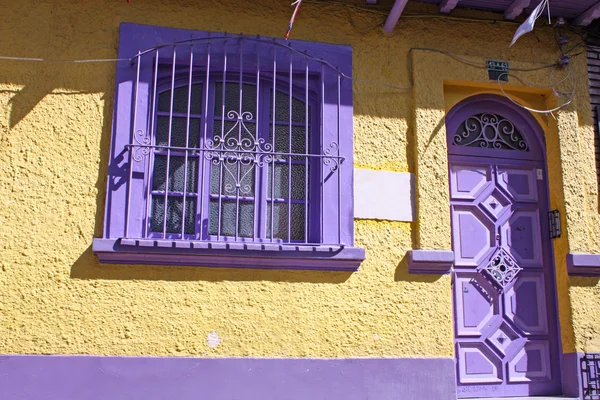 Casa colonial espanhola — Fotografia de Stock